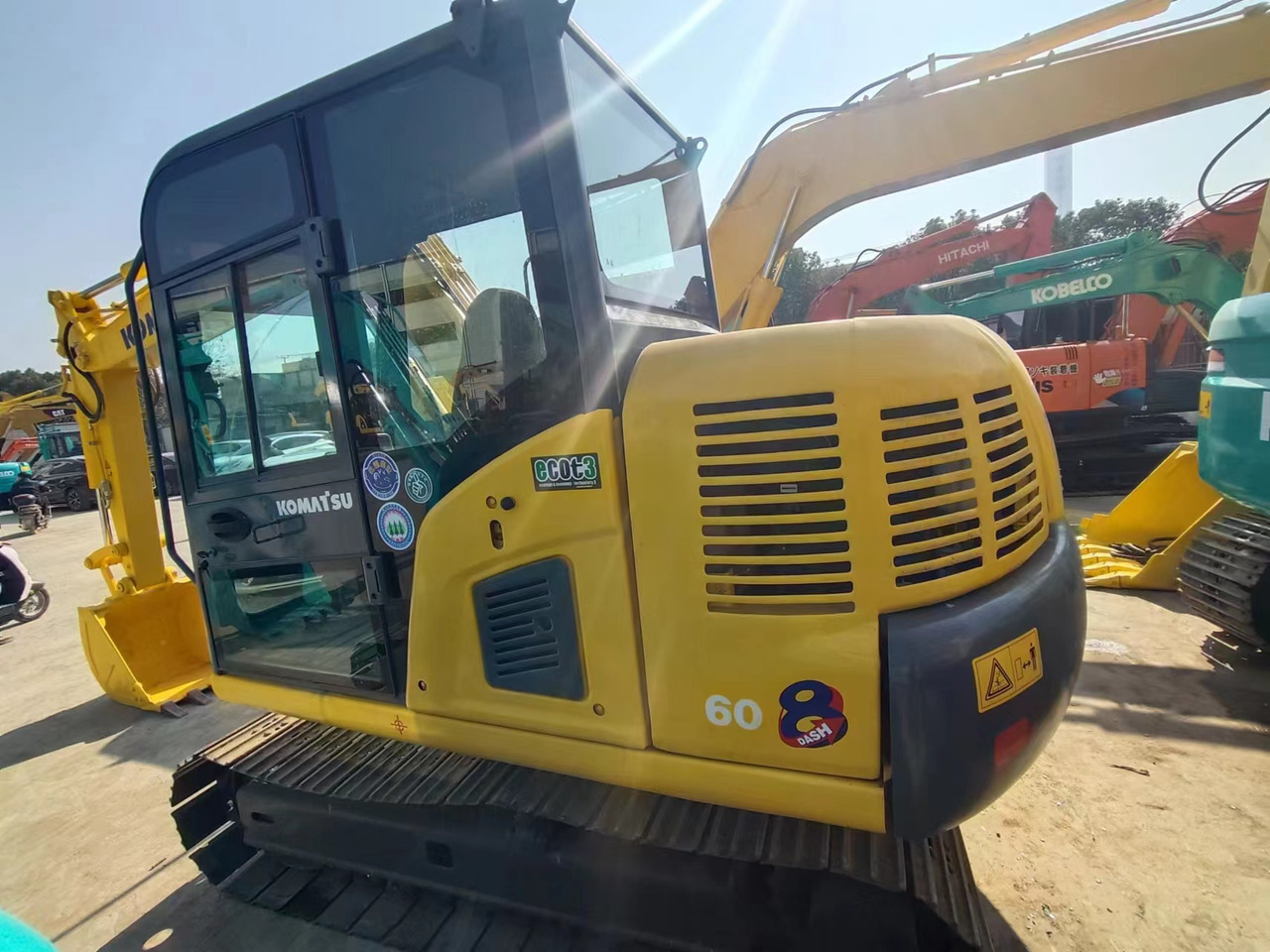 KOMATSU PC60-8 - Miniekskavaator: pilt 3 KOMATSU PC60-8 - Miniekskavaator: pilt 3