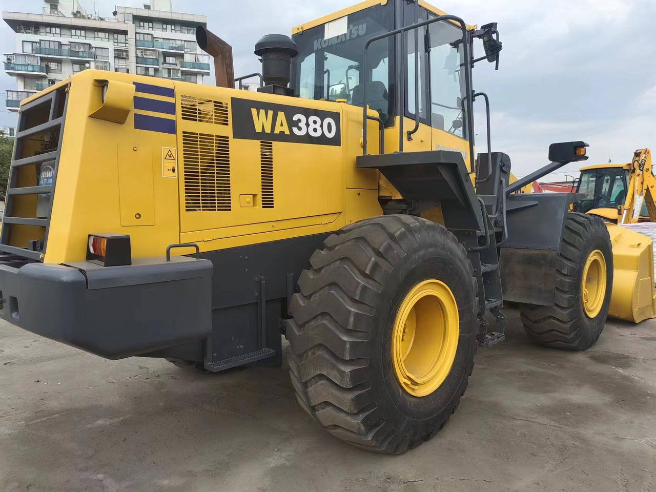 KOMATSU WA380-6 - Rataslaadur: pilt 1 KOMATSU WA380-6 - Rataslaadur: pilt 1