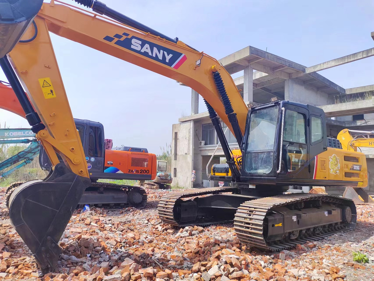 SANY SY215C - Lintekskavaator: pilt 1 SANY SY215C - Lintekskavaator: pilt 1