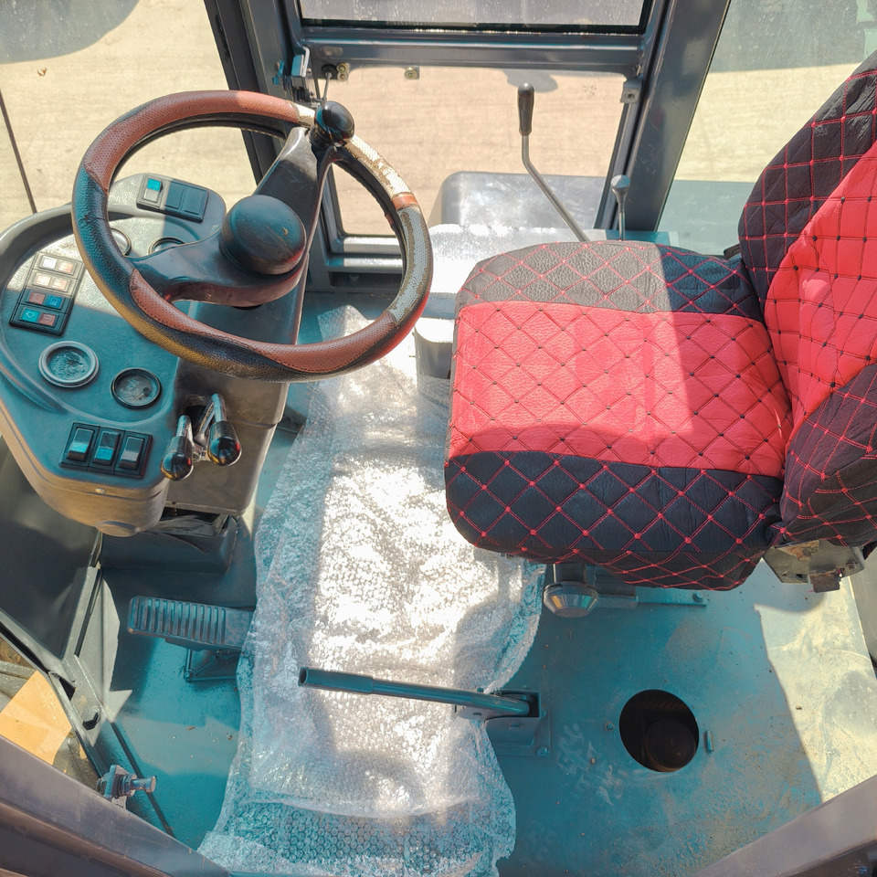 SDLG LGB680 - Ekskavaator-laadur: pilt 4 SDLG LGB680 - Ekskavaator-laadur: pilt 4