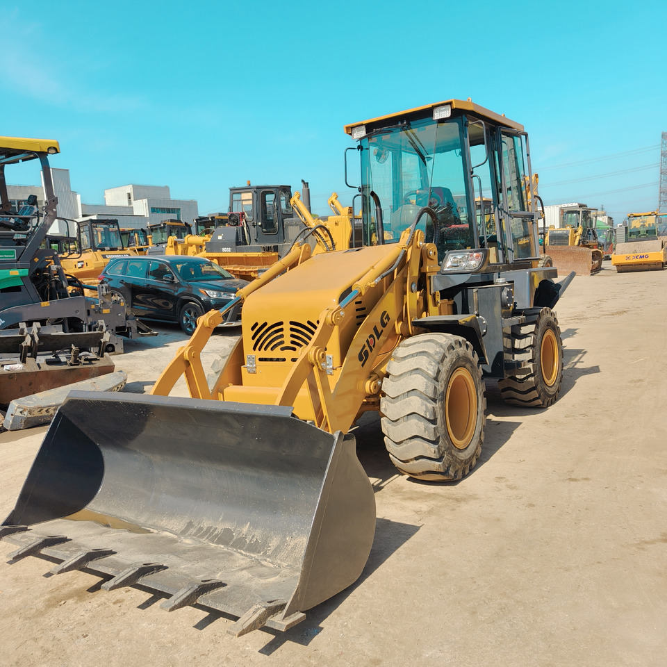 SDLG LGB680 - Ekskavaator-laadur: pilt 1 SDLG LGB680 - Ekskavaator-laadur: pilt 1