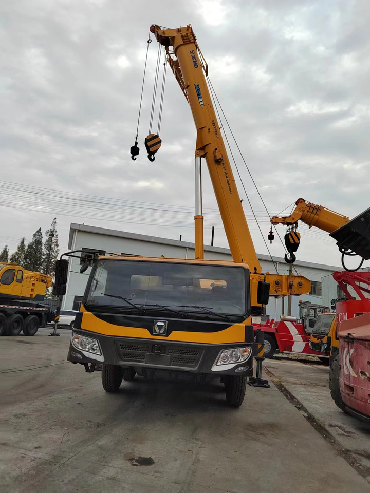 XCMG QY70K good condition QY25K QY50K QY100K QY130K China brand mobile crane - Autokraana: pilt 2 XCMG QY70K good condition QY25K QY50K QY100K QY130K China brand mobile crane - Autokraana: pilt 2