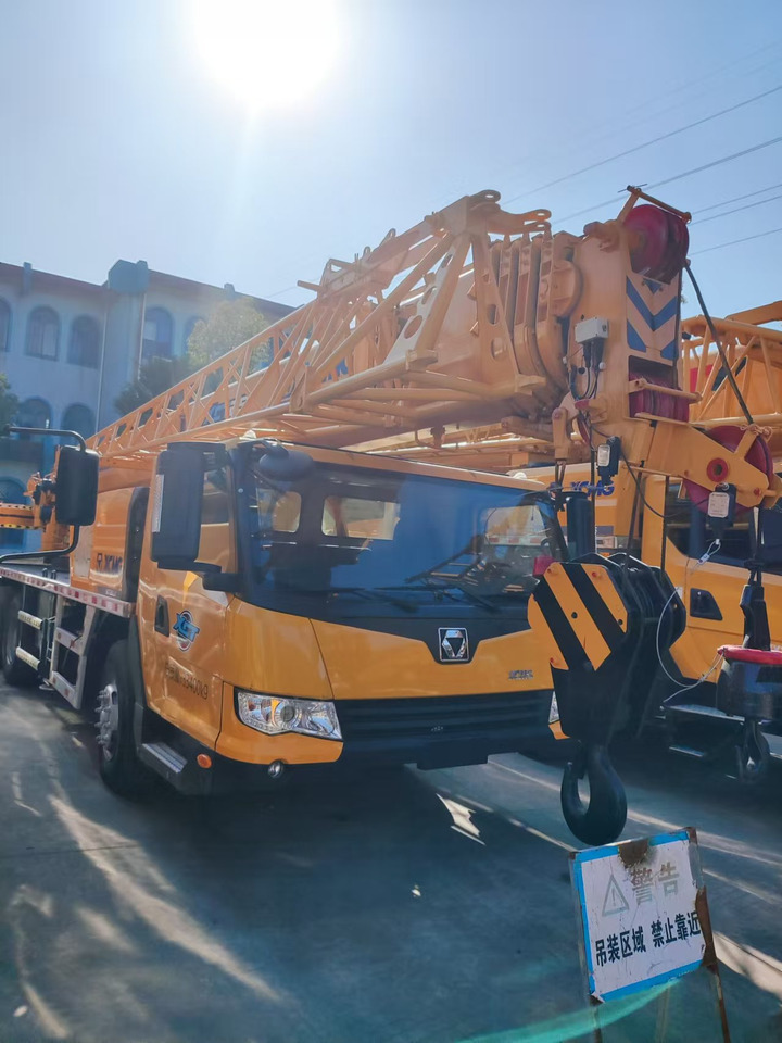 XCMG XCT25 mobile crane 25tons China made - Autokraana: pilt 1 XCMG XCT25 mobile crane 25tons China made - Autokraana: pilt 1