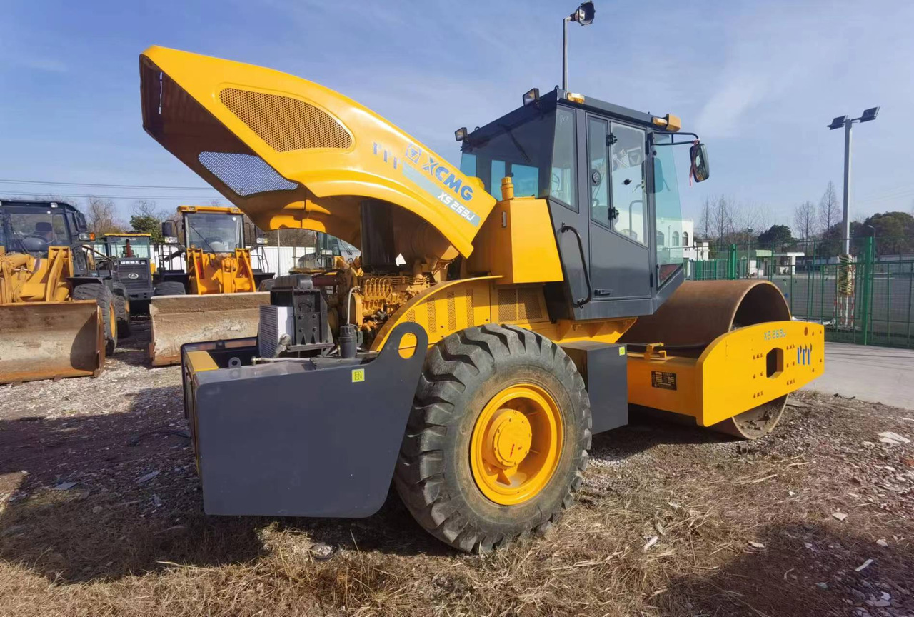 XCMG XS-263J - Tihendaja: pilt 3 XCMG XS-263J - Tihendaja: pilt 3