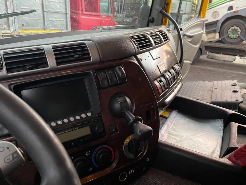 Sadulveok DAF CF 85.410 Tractor unit: pilt 11