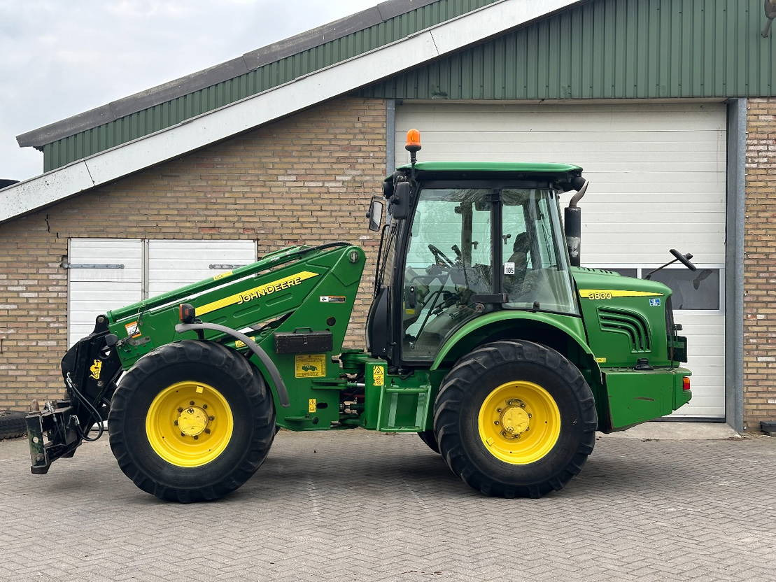 John Deere 3800 - Teleskooprataslaadur: pilt 2 John Deere 3800 - Teleskooprataslaadur: pilt 2