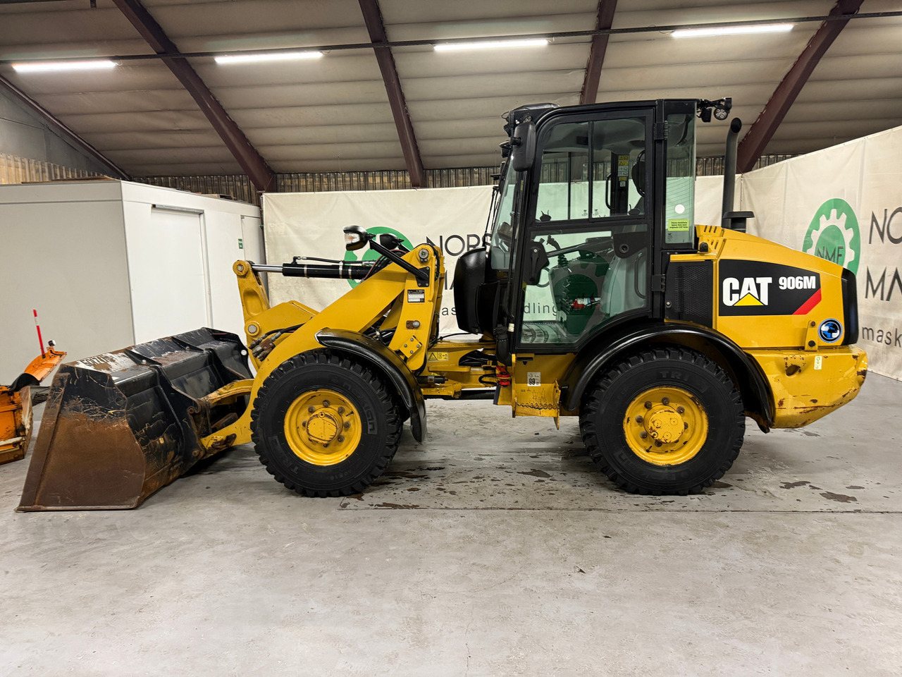 Cat 906M High Flow, 40 km/t med skuff og plog # TIL LEIE# - Rataslaadur: pilt 2 Cat 906M High Flow, 40 km/t med skuff og plog # TIL LEIE# - Rataslaadur: pilt 2
