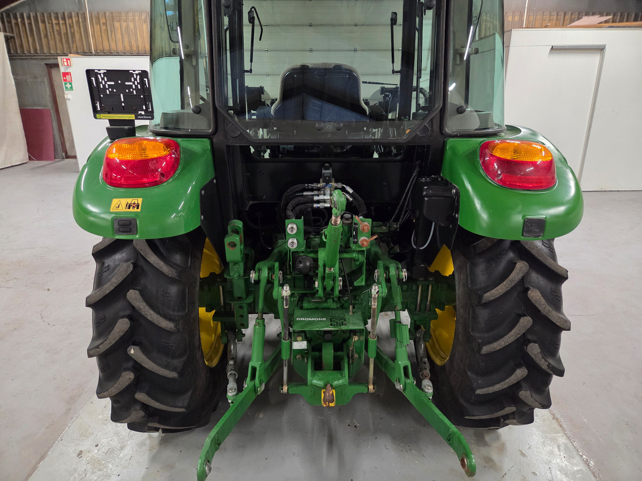 John Deere 5055E #600 timer - Traktor: pilt 5 John Deere 5055E #600 timer - Traktor: pilt 5