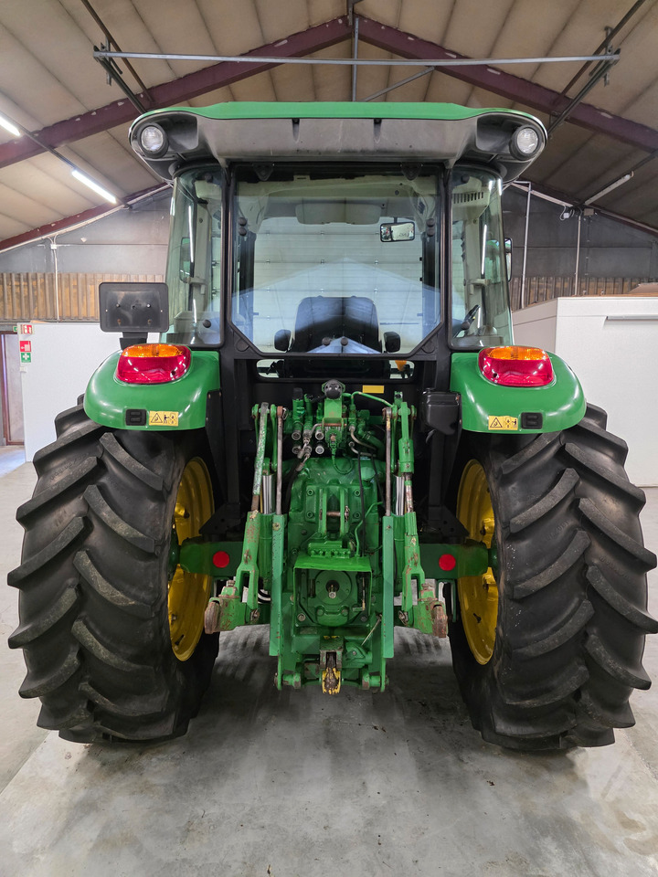 John Deere 5720 - Traktor: pilt 3 John Deere 5720 - Traktor: pilt 3