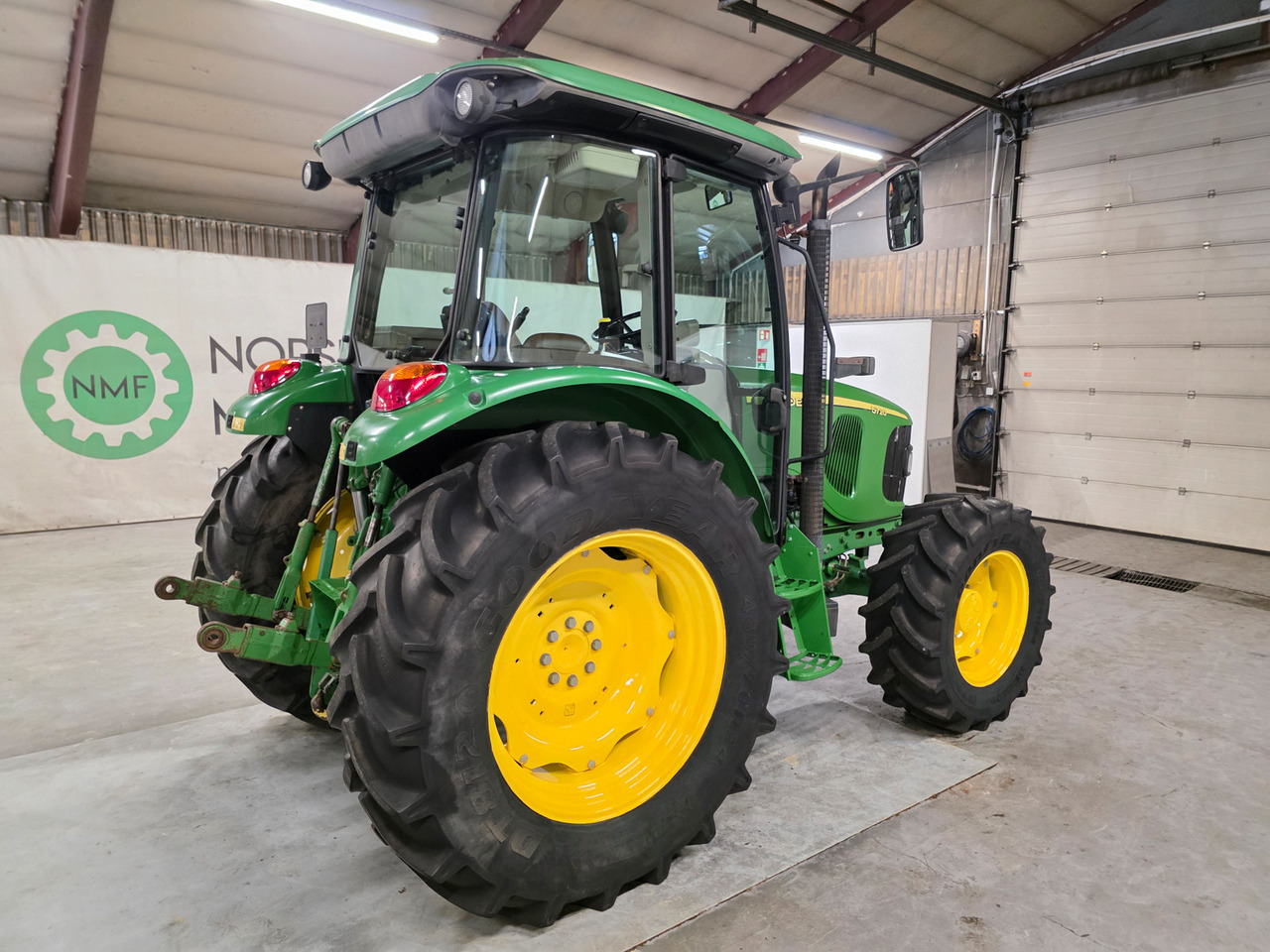 John Deere 5720 - Traktor: pilt 5 John Deere 5720 - Traktor: pilt 5