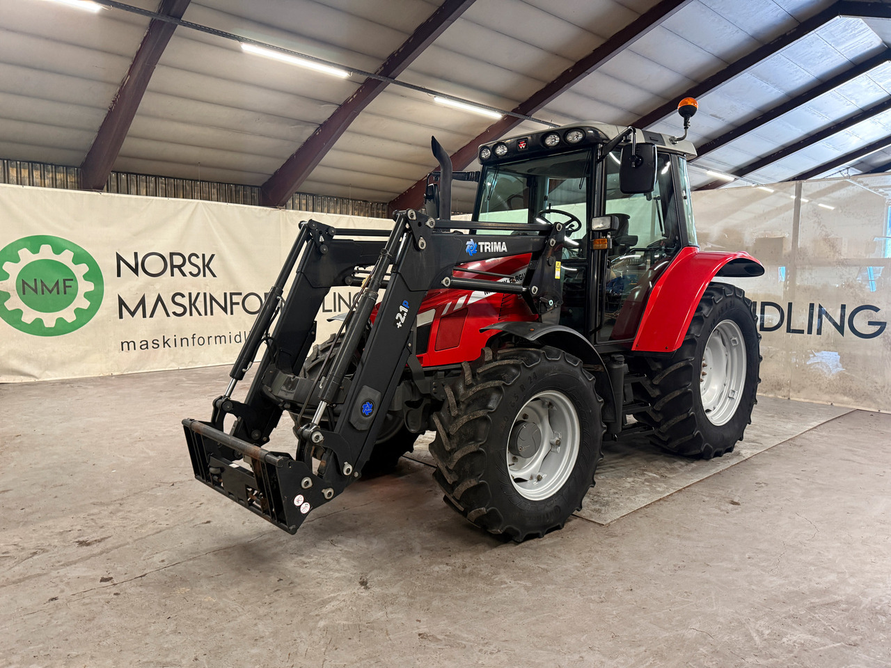 Massey Ferguson 5440 Dyna 4 - Traktor: pilt 1 Massey Ferguson 5440 Dyna 4 - Traktor: pilt 1