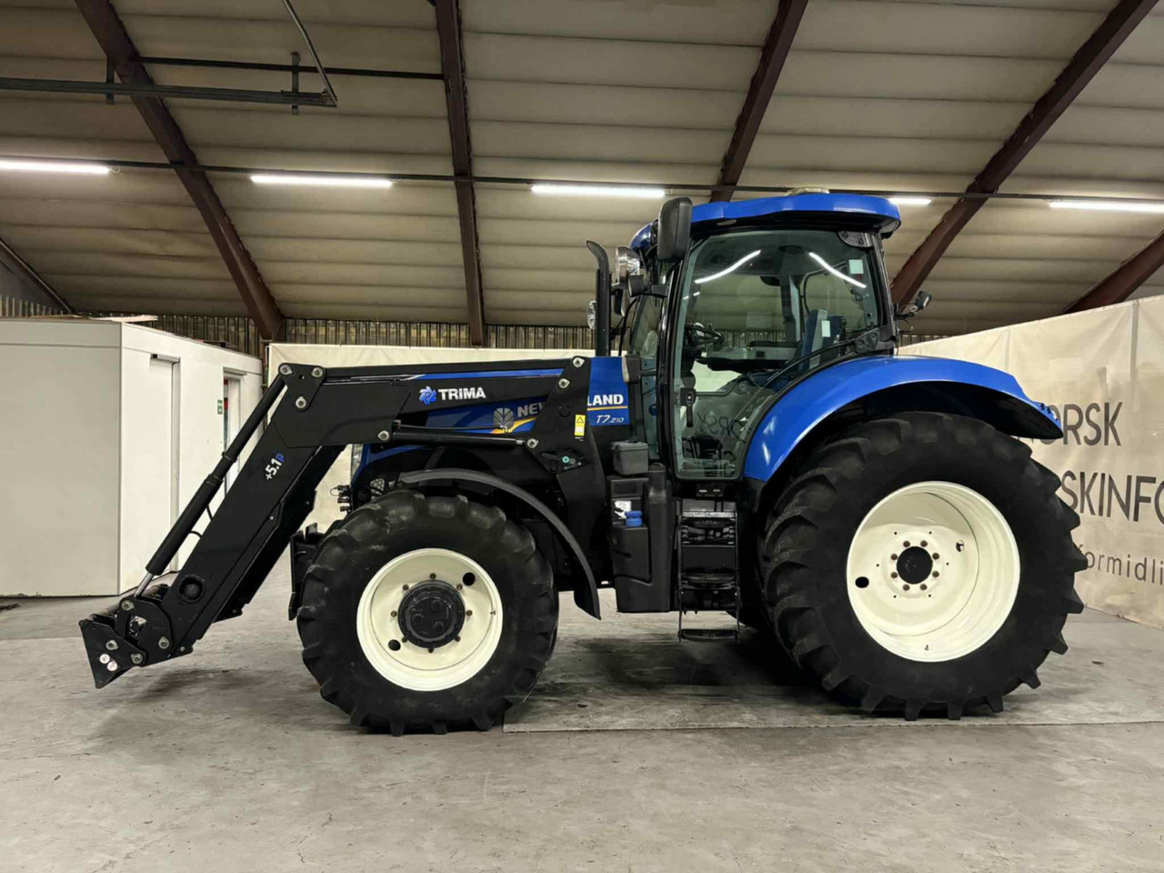 New Holland T7.210 AC - Traktor: pilt 2 New Holland T7.210 AC - Traktor: pilt 2