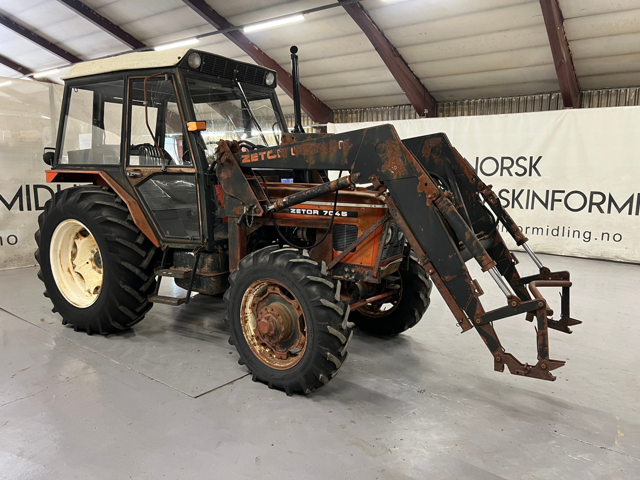 Zetor 7045 (Redusert moms) - Traktor: pilt 5 Zetor 7045 (Redusert moms) - Traktor: pilt 5