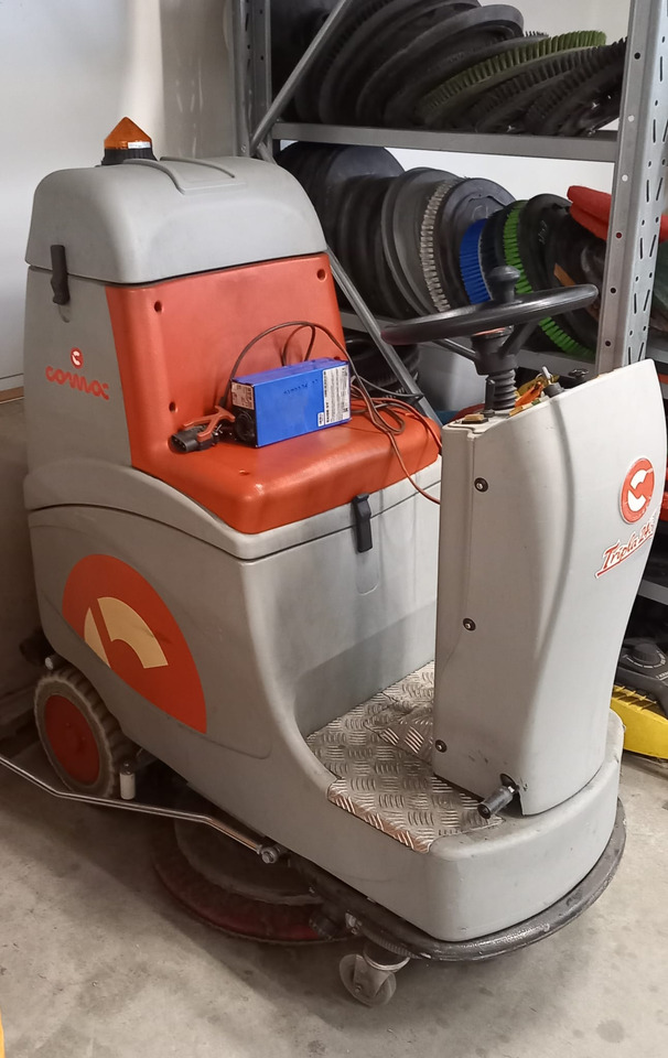 Comac TRIPLA 24B - Põrandapesumasin: pilt 1 Comac TRIPLA 24B - Põrandapesumasin: pilt 1