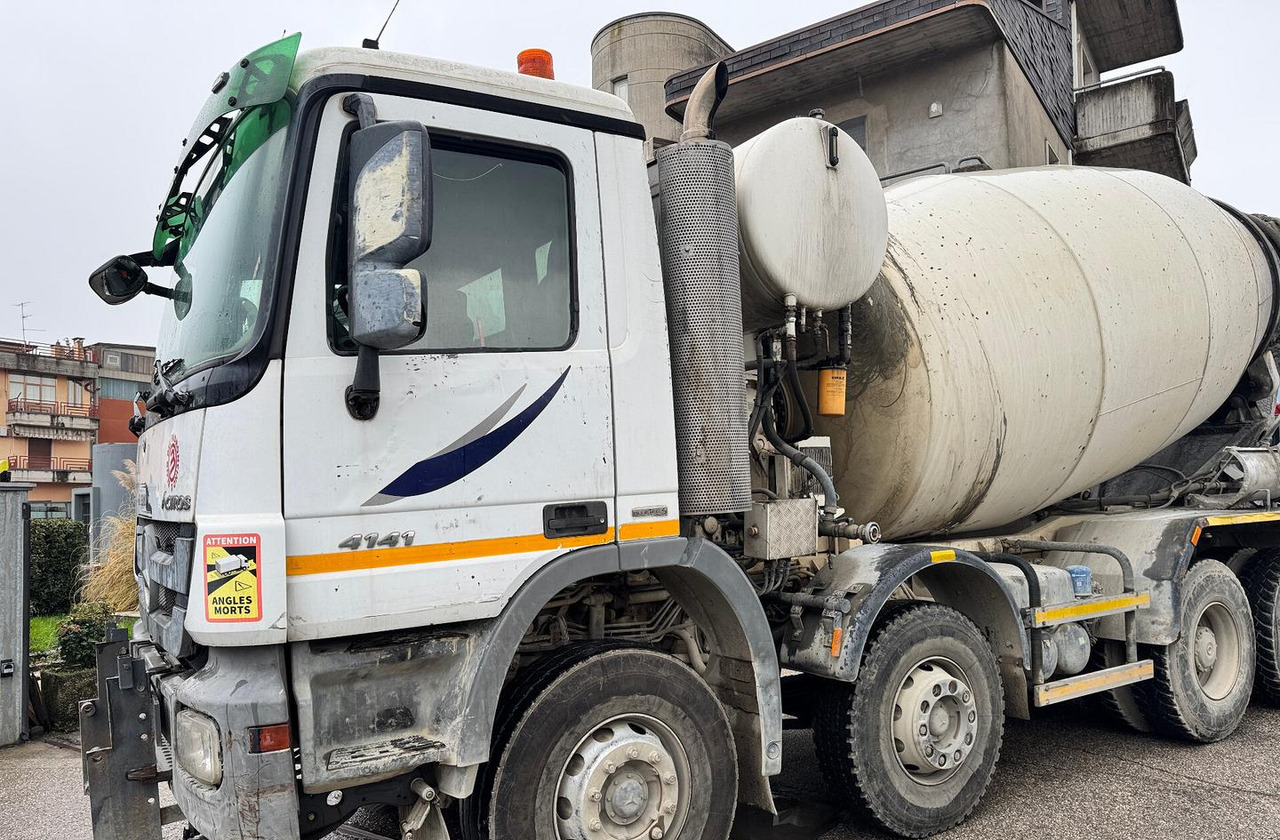 Autobetoniera Armec PHY120 su telaio Mercedes-Benz - Muu seadmestik: pilt 3 Autobetoniera Armec PHY120 su telaio Mercedes-Benz - Muu seadmestik: pilt 3