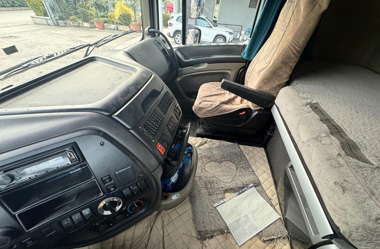 DAF XF 105.460 - 2010 - AUTOMATICO - Sadulveok: pilt 3 DAF XF 105.460 - 2010 - AUTOMATICO - Sadulveok: pilt 3