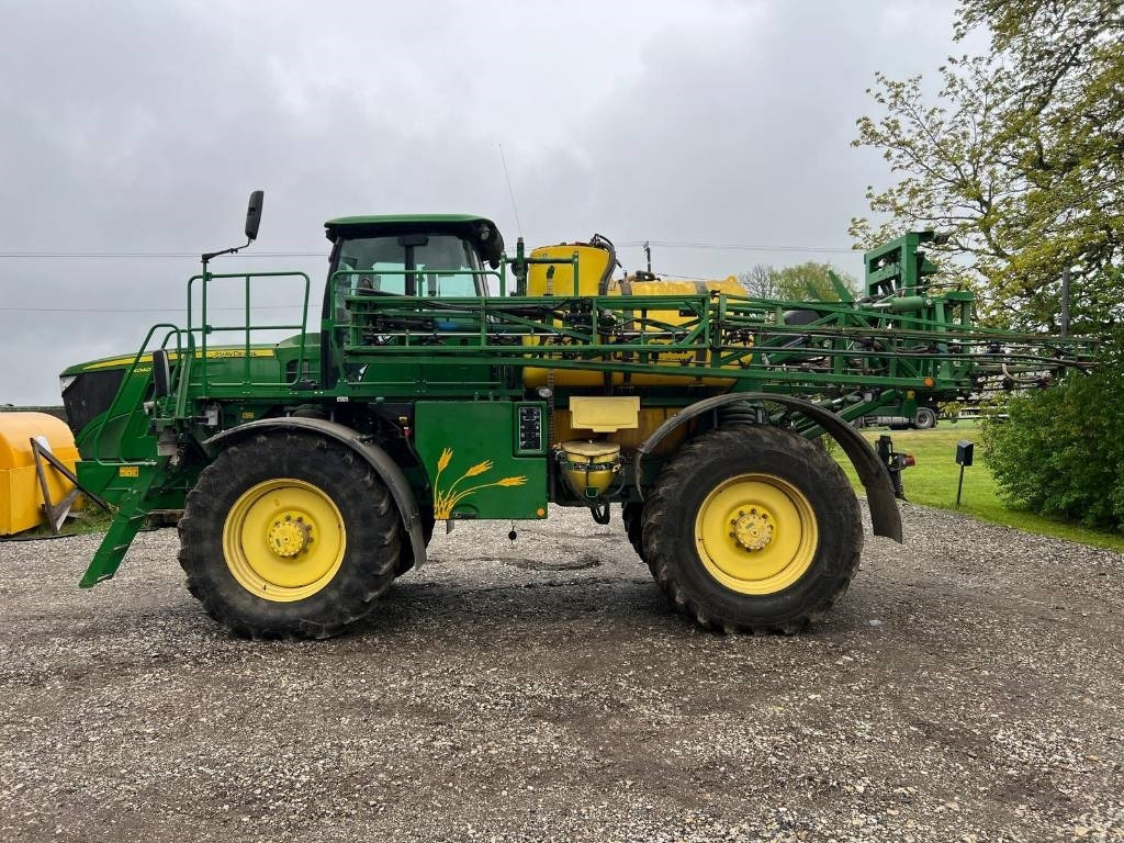 John Deere R4040i - Iseliikuv pihusti: pilt 5 John Deere R4040i - Iseliikuv pihusti: pilt 5