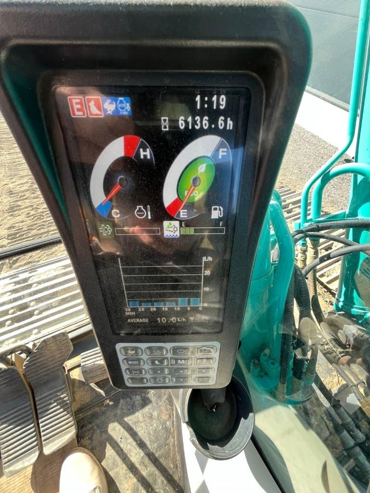 Lintekskavaator Kobelco SK 210 LC-10E: pilt 14
