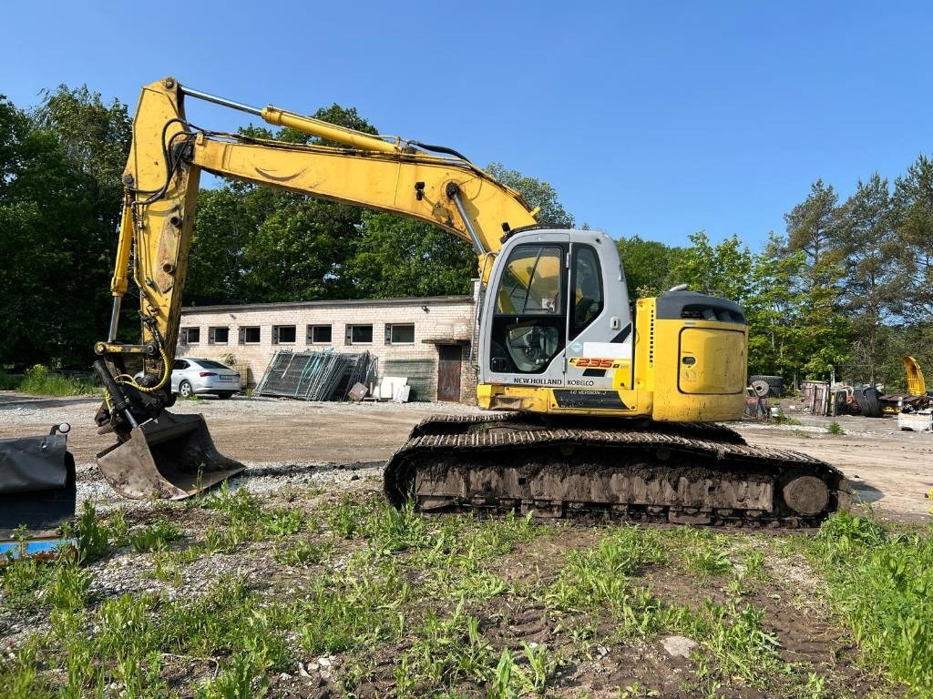 NEW HOLLAND KOBELCO E235BSRLC-2 - Lintekskavaator: pilt 5 NEW HOLLAND KOBELCO E235BSRLC-2 - Lintekskavaator: pilt 5
