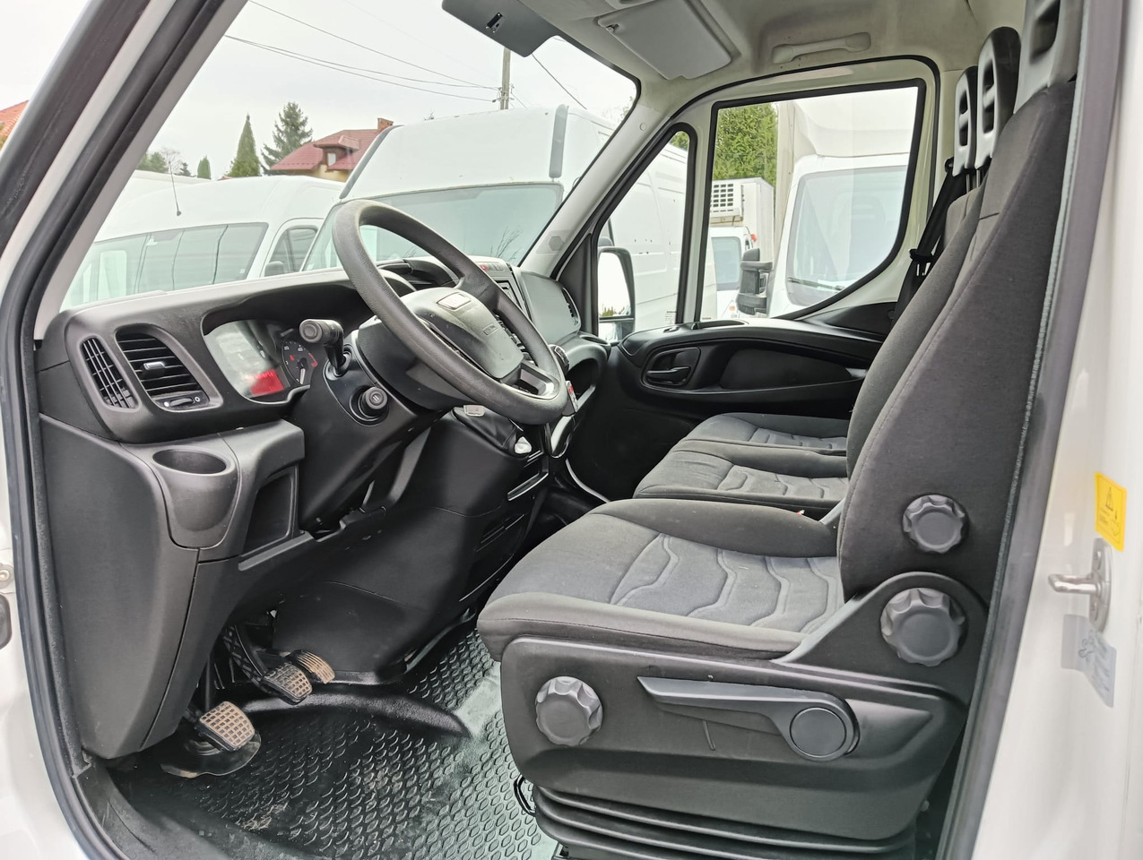 IVECO DAILY 35C14 WYWROTKA KIPER NR 820 - Tarbesõiduk kallur: pilt 2 IVECO DAILY 35C14 WYWROTKA KIPER NR 820 - Tarbesõiduk kallur: pilt 2