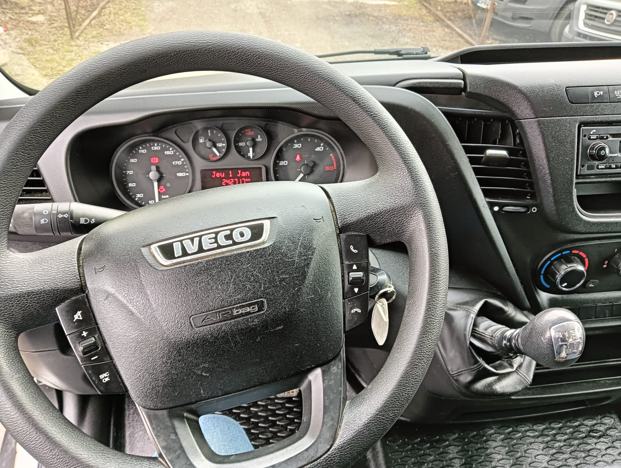 IVECO DAILY 35C14 WYWROTKA KIPER NR 820 - Tarbesõiduk kallur: pilt 3 IVECO DAILY 35C14 WYWROTKA KIPER NR 820 - Tarbesõiduk kallur: pilt 3