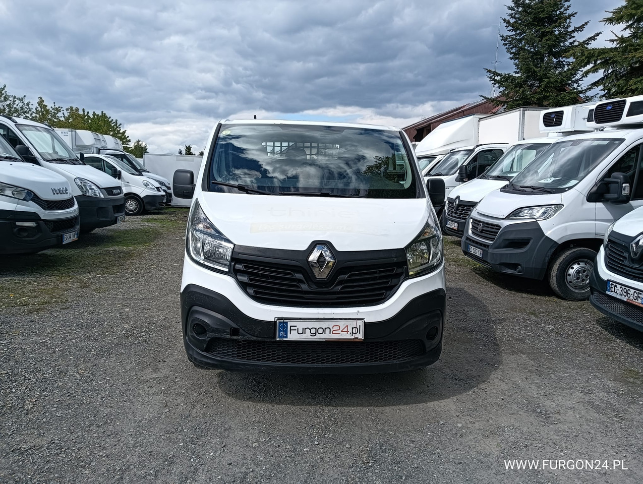 RENAULT TRAFIC SKRZYNIA PAKA Z NAJAZDAMI I PÓŁKAMI NR 689 - Madelauto: pilt 2 RENAULT TRAFIC SKRZYNIA PAKA Z NAJAZDAMI I PÓŁKAMI NR 689 - Madelauto: pilt 2