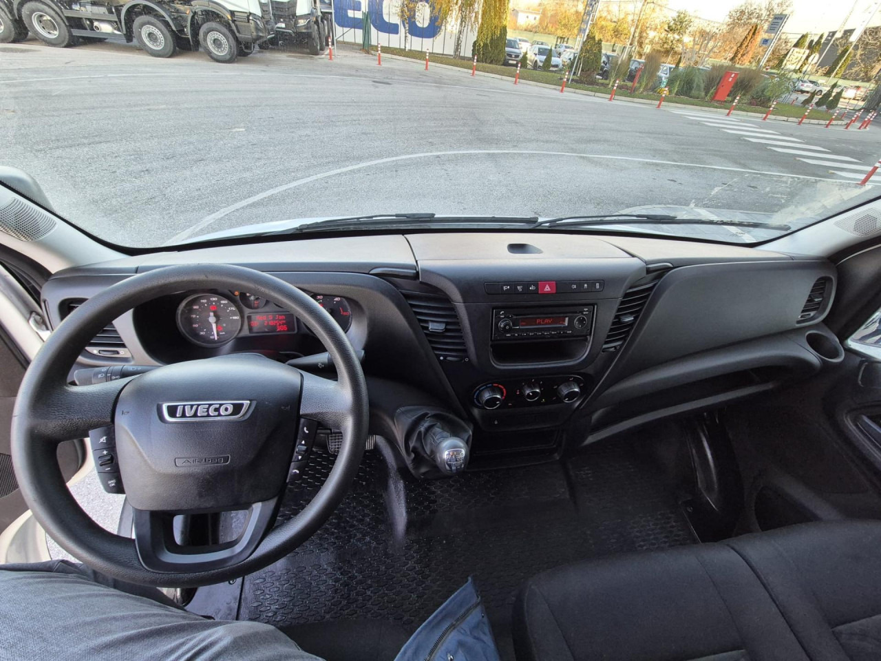 IVECO DAILY35C13V12m3 - Mikrobuss: pilt 2 IVECO DAILY35C13V12m3 - Mikrobuss: pilt 2