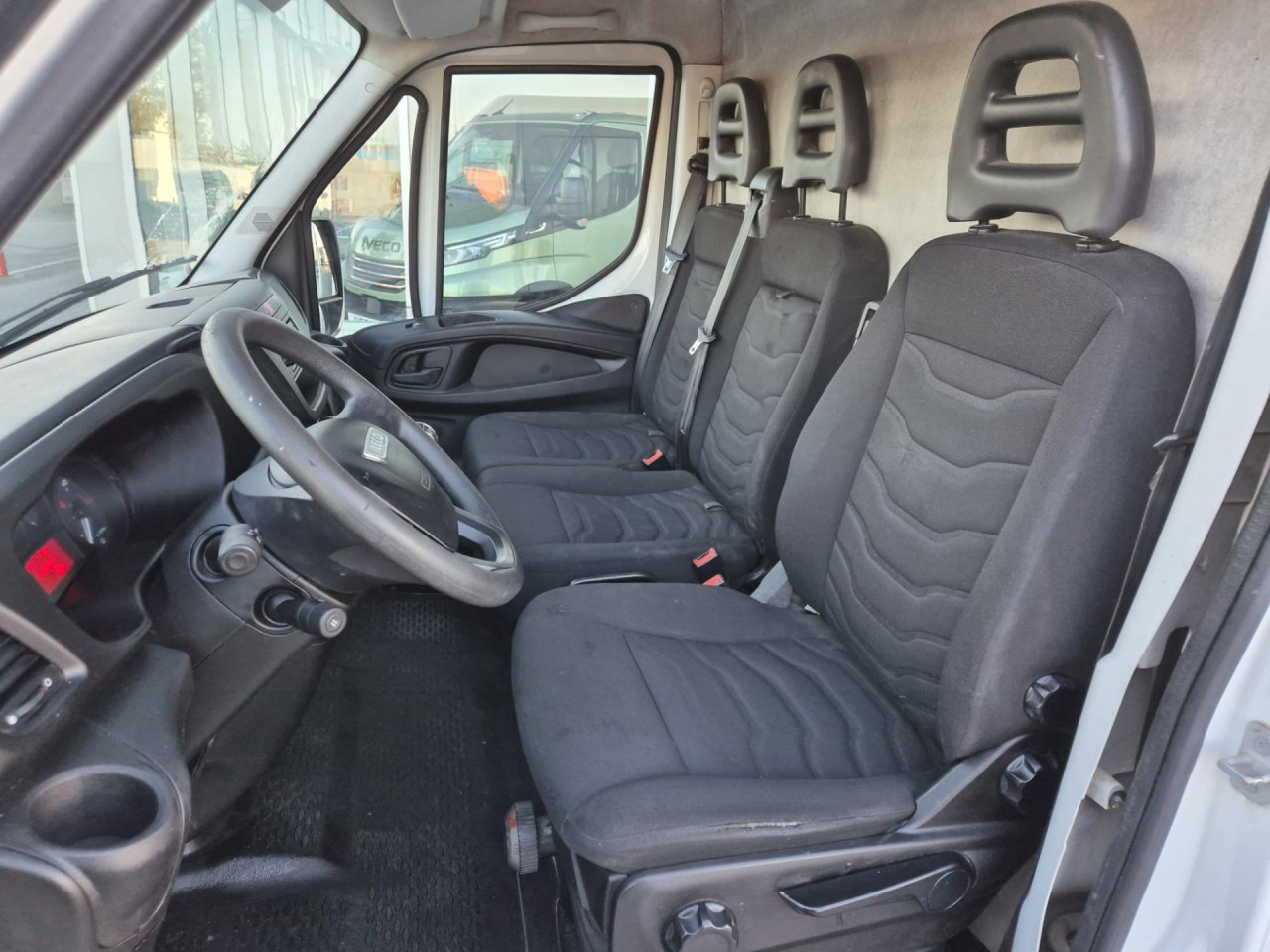 IVECO DAILY35C13V12m3 - Mikrobuss: pilt 3 IVECO DAILY35C13V12m3 - Mikrobuss: pilt 3