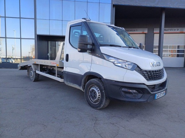 IVECO Daily 35S16H3.0 - Puksiirauto: pilt 5 IVECO Daily 35S16H3.0 - Puksiirauto: pilt 5