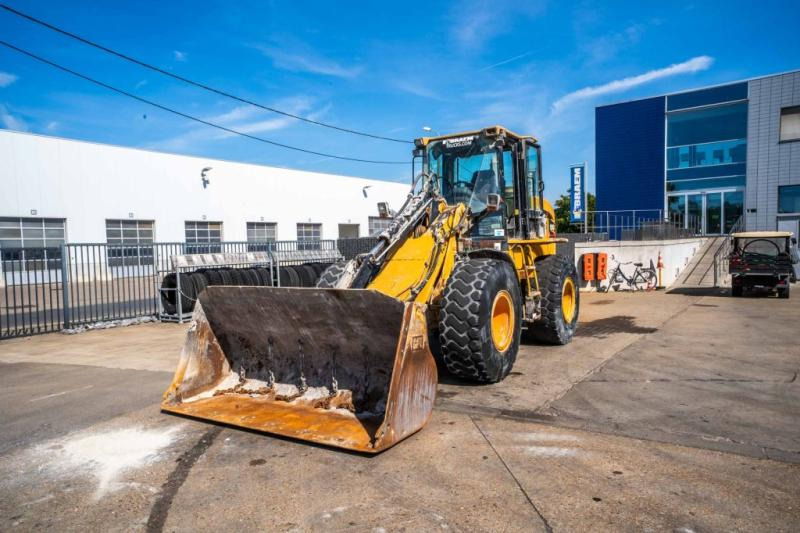Caterpillar CAT 924G // GODET 3m3 - Rataslaadur: pilt 1 Caterpillar CAT 924G // GODET 3m3 - Rataslaadur: pilt 1