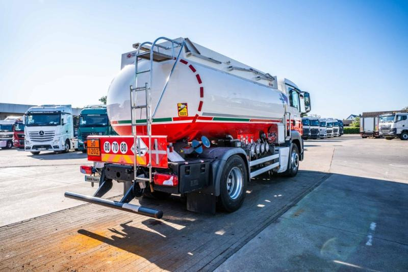 MAN TGS 18.400 4x4H +CM 11.500L /4 COMP - Tsisternauto: pilt 4 MAN TGS 18.400 4x4H +CM 11.500L /4 COMP - Tsisternauto: pilt 4