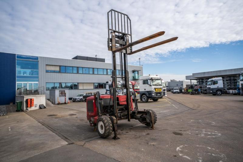MOFFET M5 20.4 - Veoautol põhinev kahveltõstuk: pilt 3 MOFFET M5 20.4 - Veoautol põhinev kahveltõstuk: pilt 3