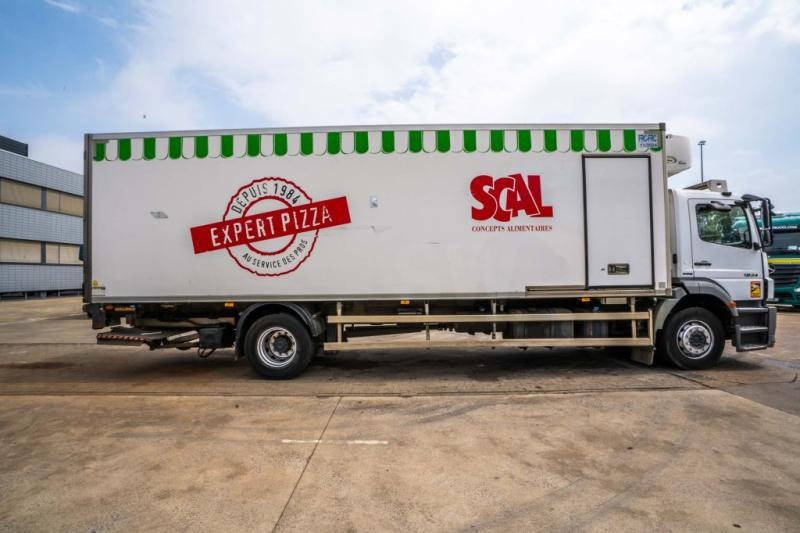 Mercedes AXOR 1824 +CARRIER SUPRA 950 Mt + HAYON - Külmutiga veoauto: pilt 3 Mercedes AXOR 1824 +CARRIER SUPRA 950 Mt + HAYON - Külmutiga veoauto: pilt 3