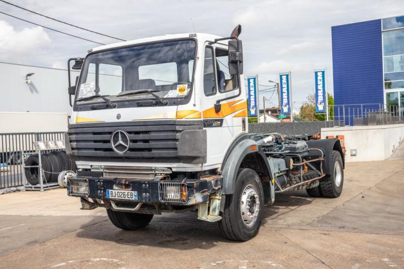 Mercedes SK 2024 HN - Konkstõstukiga veoauto: pilt 1 Mercedes SK 2024 HN - Konkstõstukiga veoauto: pilt 1