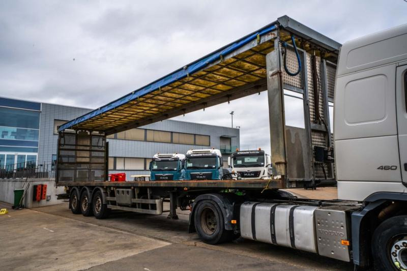 Lecitrailer VOLAILLE/GEFLÛGEL/POULTRY+TOIT REHAUSSABLE ( chariot embarquer ) - Poolhaagis: pilt 2 Lecitrailer VOLAILLE/GEFLÛGEL/POULTRY+TOIT REHAUSSABLE ( chariot embarquer ) - Poolhaagis: pilt 2