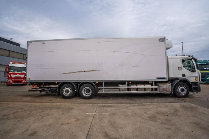 Renault D WIDE 380 DXI +CARRIER 1250 MT+DHOLLANDIA - Külmutiga veoauto: pilt 3 Renault D WIDE 380 DXI +CARRIER 1250 MT+DHOLLANDIA - Külmutiga veoauto: pilt 3