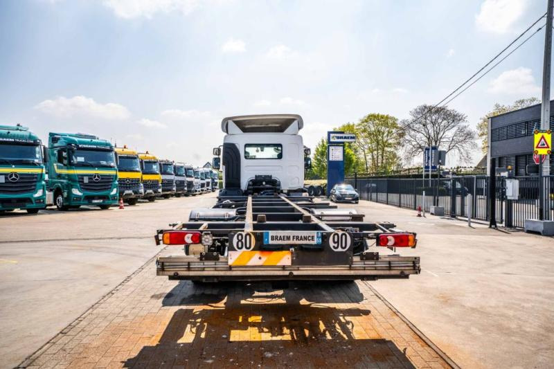 Renault D WIDE 380 DXI - Konteinerveduk/ Tõstukiga veoauto: pilt 4 Renault D WIDE 380 DXI - Konteinerveduk/ Tõstukiga veoauto: pilt 4
