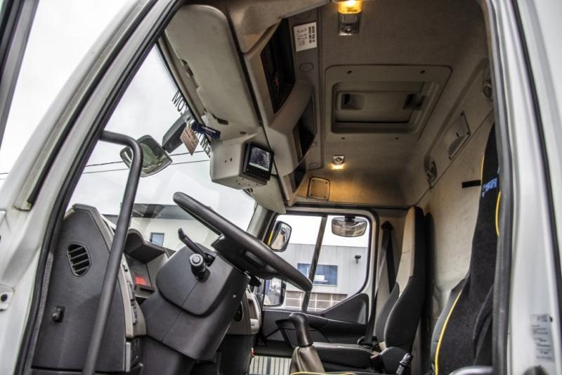 Renault PREMIUM 280 DXI + 13000L ( 4COMP. +SOURCE+DOME ) - Tsisternauto: pilt 5 Renault PREMIUM 280 DXI + 13000L ( 4COMP. +SOURCE+DOME ) - Tsisternauto: pilt 5