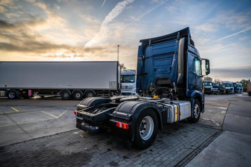 Mercedes ACTROS 1846 LS + HYDR. - Sadulveok: pilt 4 Mercedes ACTROS 1846 LS + HYDR. - Sadulveok: pilt 4