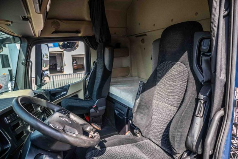 Interior photo 1: Sadulveok Mercedes ACTROS 1848 LS