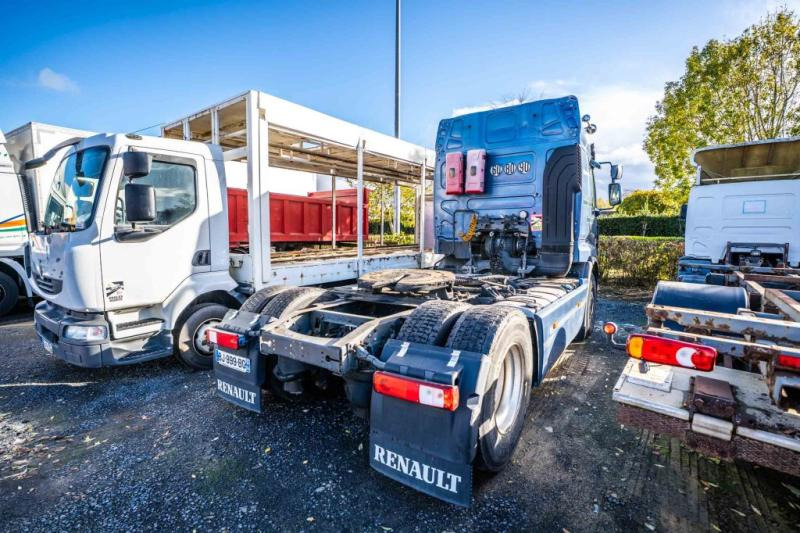 Renault PREMIUM 450 DXI+VOITH+ problème moteur - Sadulveok: pilt 4 Renault PREMIUM 450 DXI+VOITH+ problème moteur - Sadulveok: pilt 4