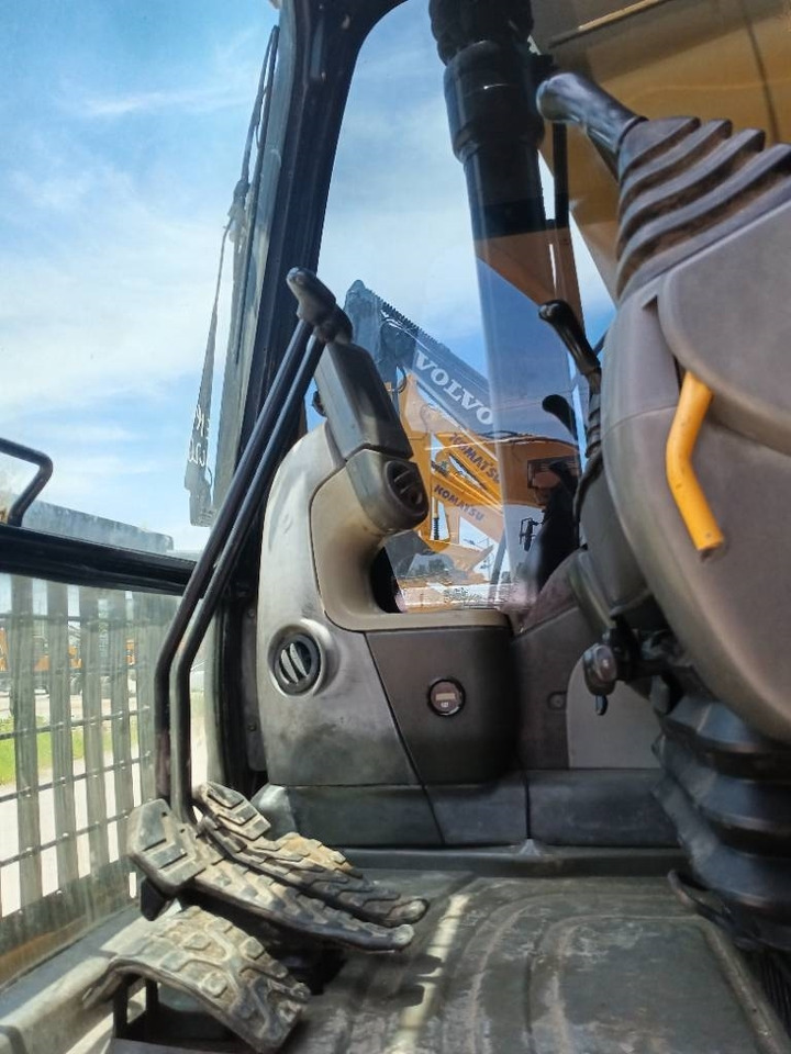 CAT 320 D2 - Lintekskavaator: pilt 5 CAT 320 D2 - Lintekskavaator: pilt 5