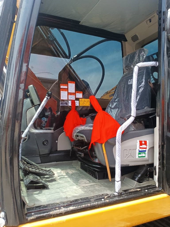 CAT 320D2 - Lintekskavaator: pilt 3 CAT 320D2 - Lintekskavaator: pilt 3