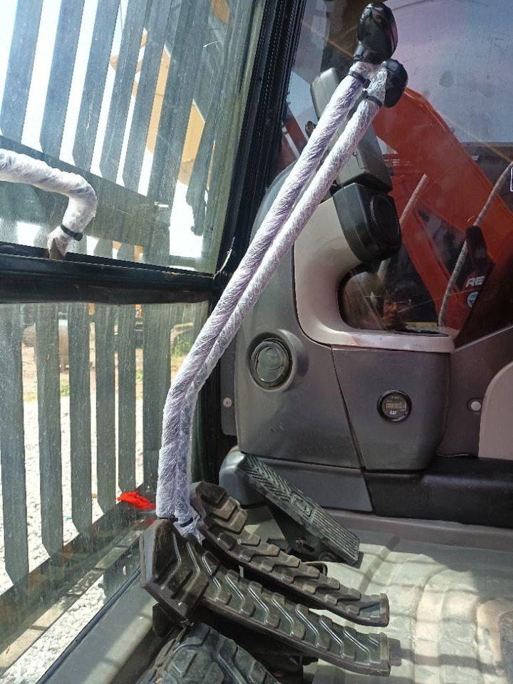 CAT 320D2 - Lintekskavaator: pilt 2 CAT 320D2 - Lintekskavaator: pilt 2