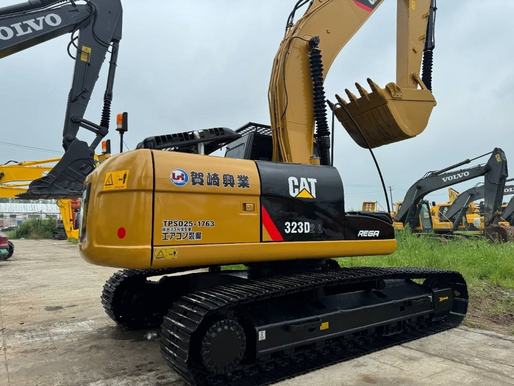 CAT 323D2 - Lintekskavaator: pilt 2 CAT 323D2 - Lintekskavaator: pilt 2