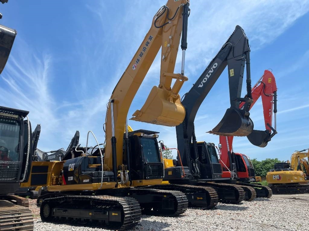 CAT 323D2 - Lintekskavaator: pilt 5 CAT 323D2 - Lintekskavaator: pilt 5