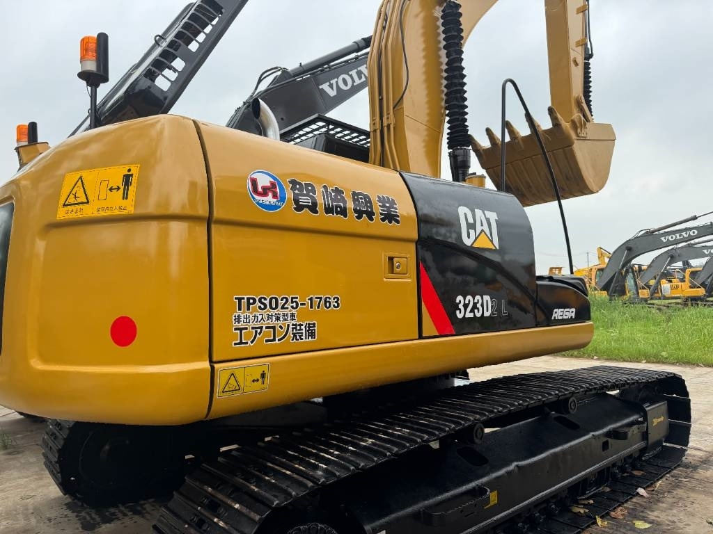 CAT 323D2 - Lintekskavaator: pilt 4 CAT 323D2 - Lintekskavaator: pilt 4