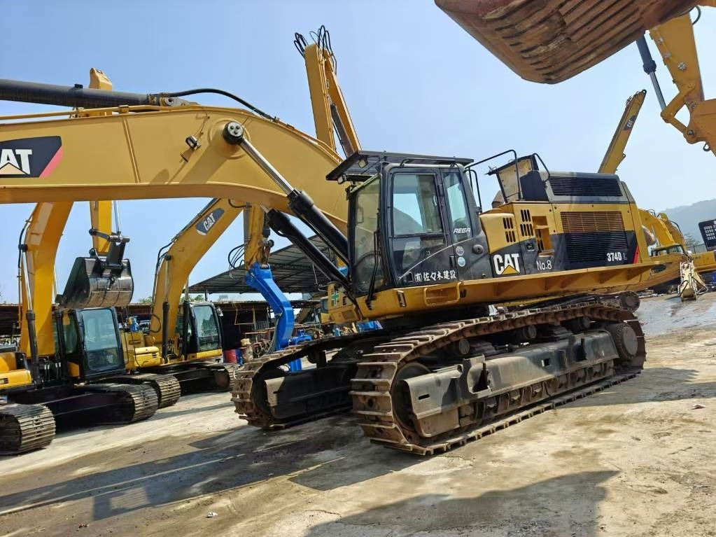 CAT 374 - Lintekskavaator: pilt 2 CAT 374 - Lintekskavaator: pilt 2