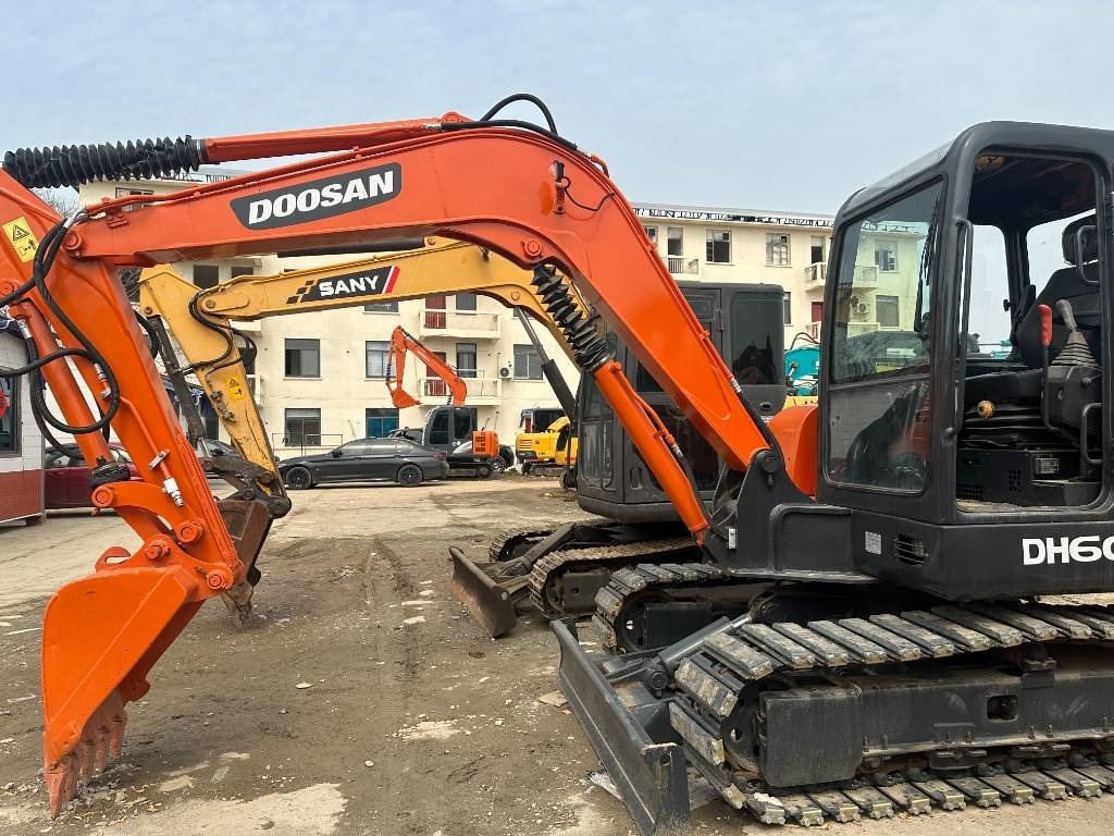 Doosan DH 60-7 - Lintekskavaator: pilt 2 Doosan DH 60-7 - Lintekskavaator: pilt 2