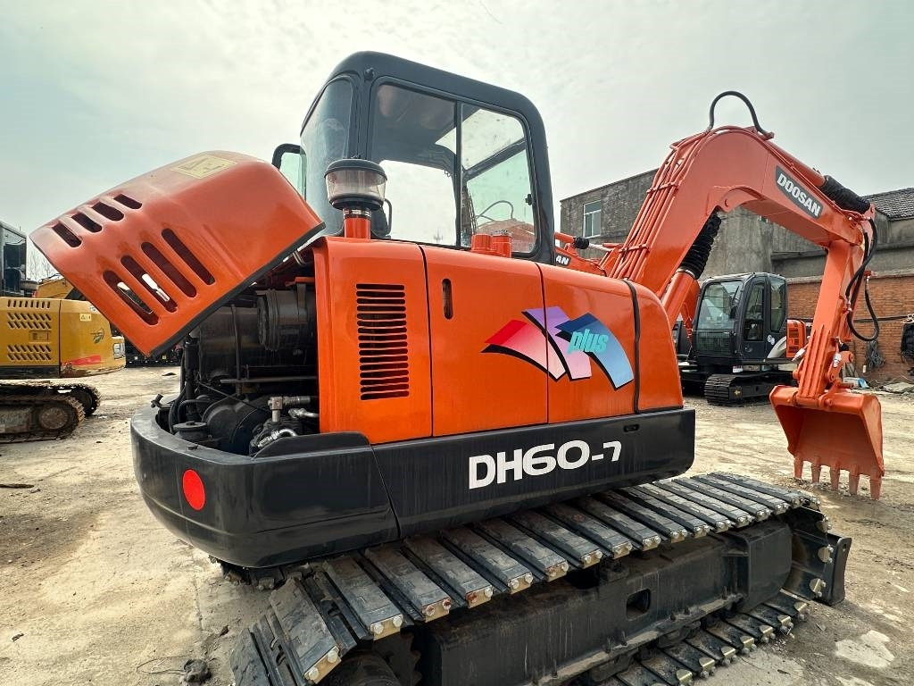 Doosan DH 60-7 - Lintekskavaator: pilt 1 Doosan DH 60-7 - Lintekskavaator: pilt 1